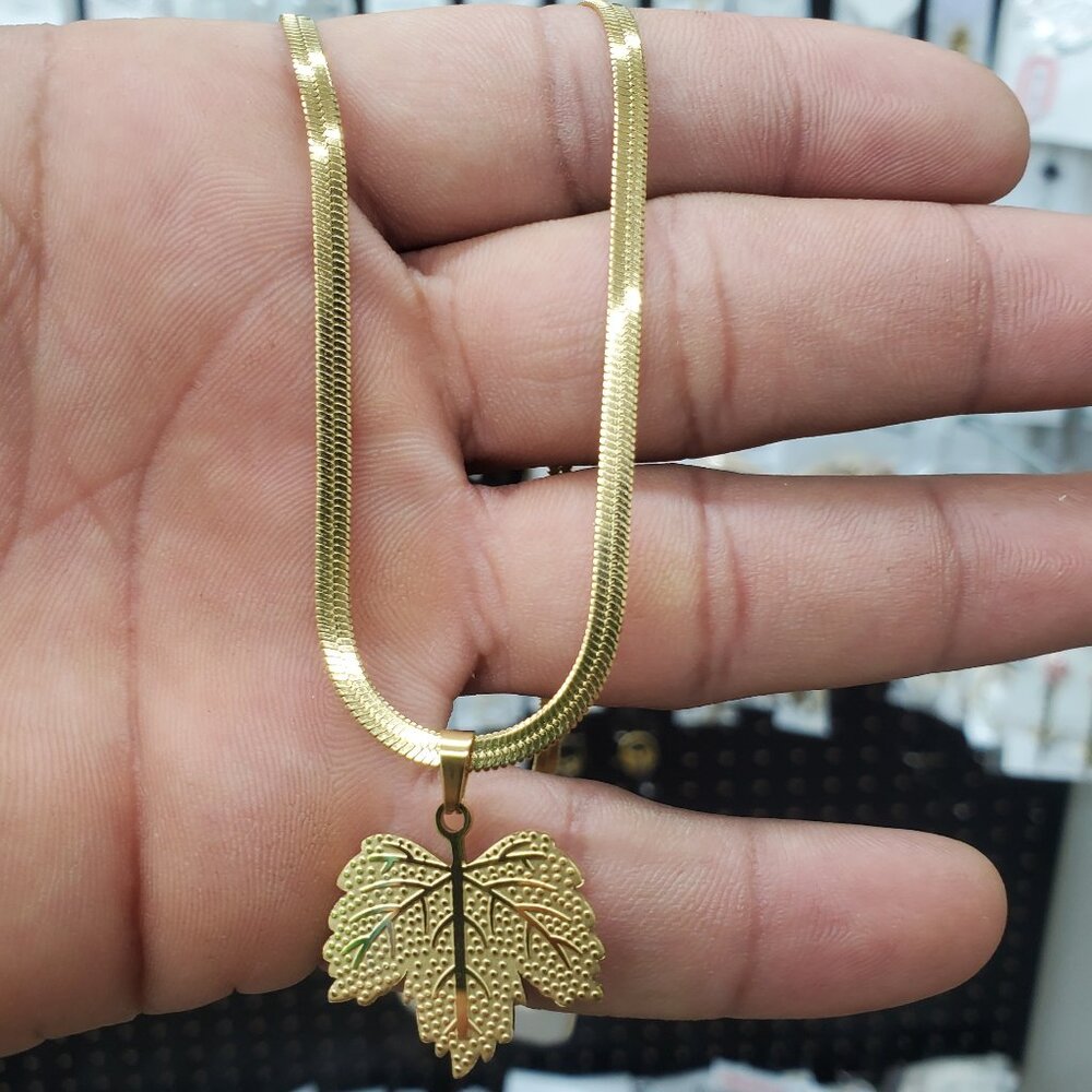 Necklaces for woman's new with tags